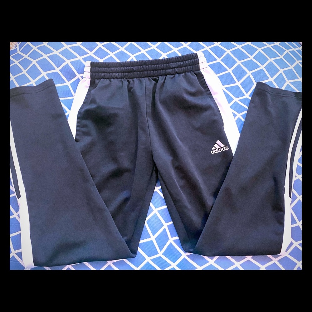 Boys Adidas Climate Jogger Size M - Like New